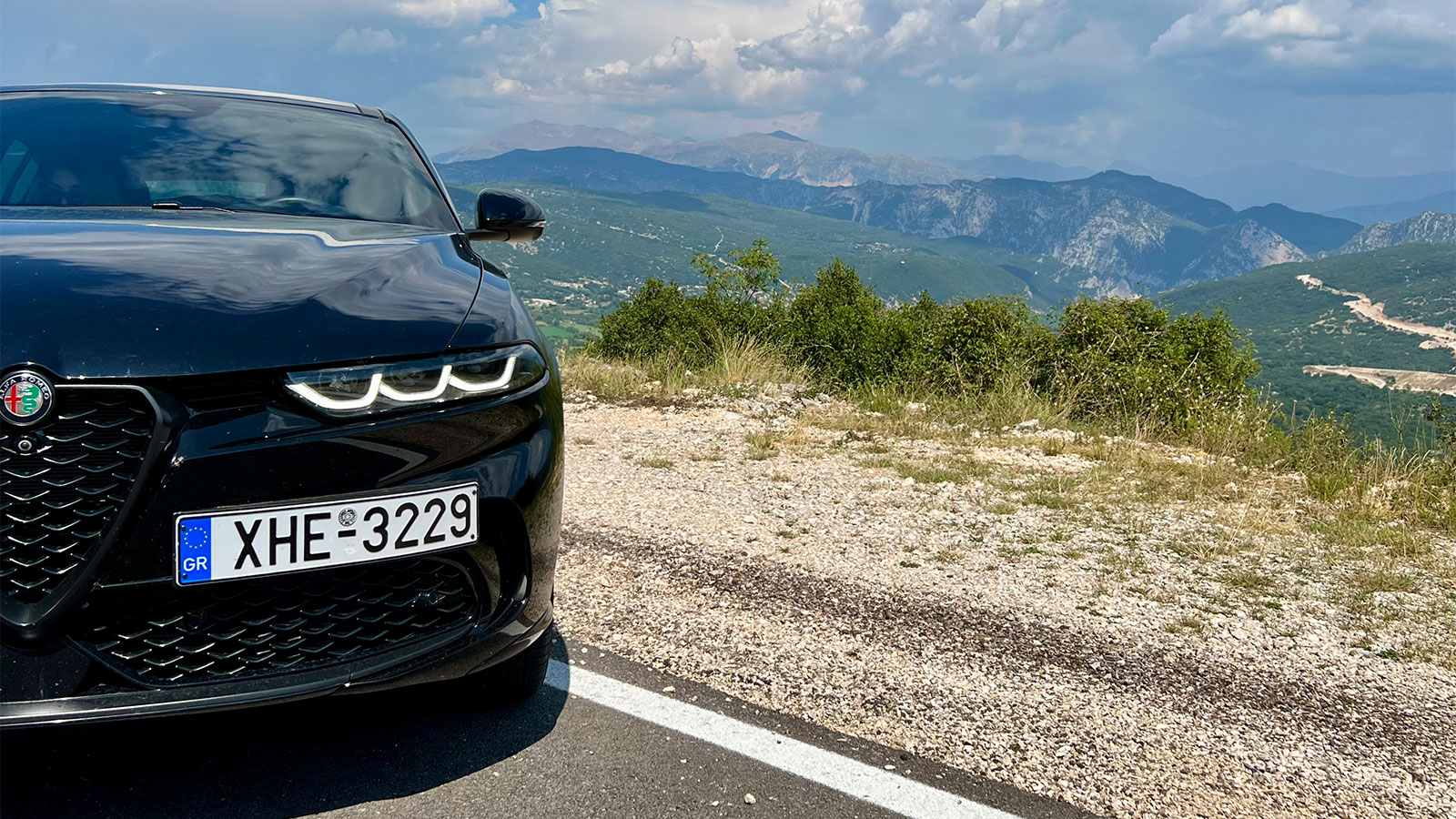 Η Tonale ανταποκρίθηκε πολύ καλά στις ορεινές στροφοδιαδρομές γύρω από τα Τζουμέρκα, έχοντας σύμμαχο το ήπια υβριδικό σύστημα με την παροχή ροπής από 