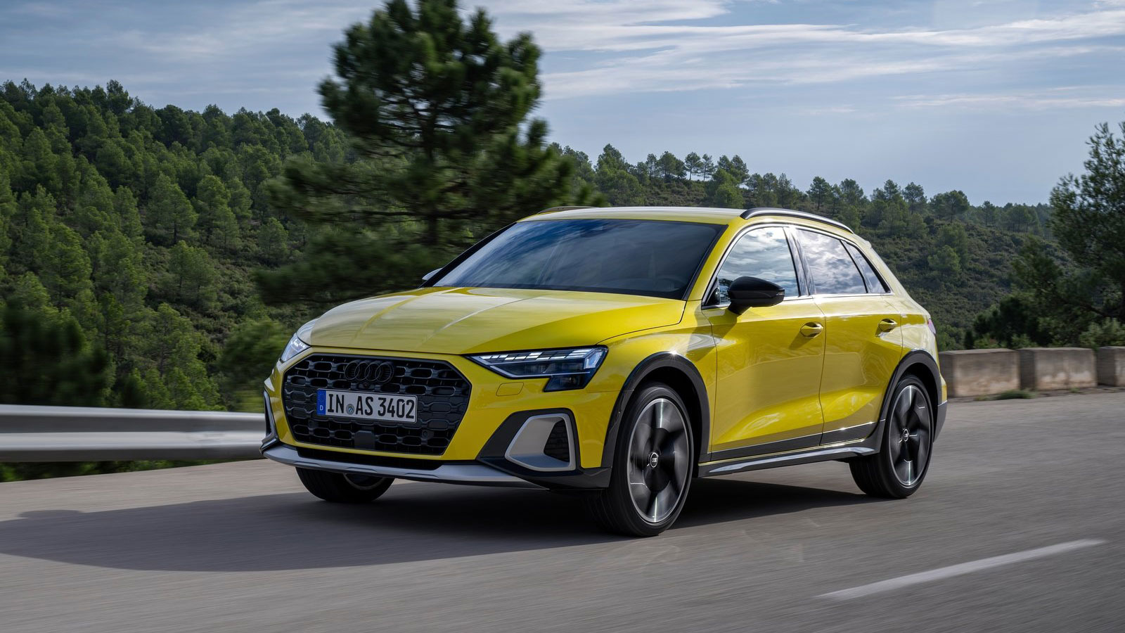 Για πρώτη φορά στην γκάμα του Audi A3 υπάρχει η δυνατότητα επιλογής και εναλλαγής μεταξύ τεσσάρων διαφορετικών υπογραφών, στοιχείο που μελλοντικά αναμ