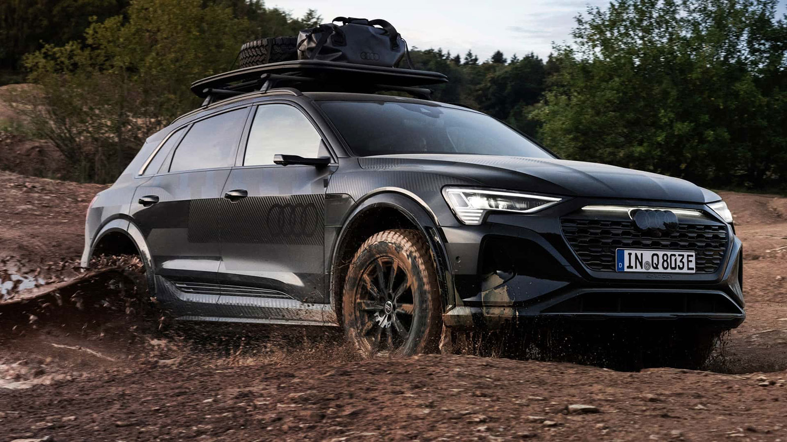 Το νέο Audi Q8 e-tron Edition Dakar... λατρεύει τη λάσπη!