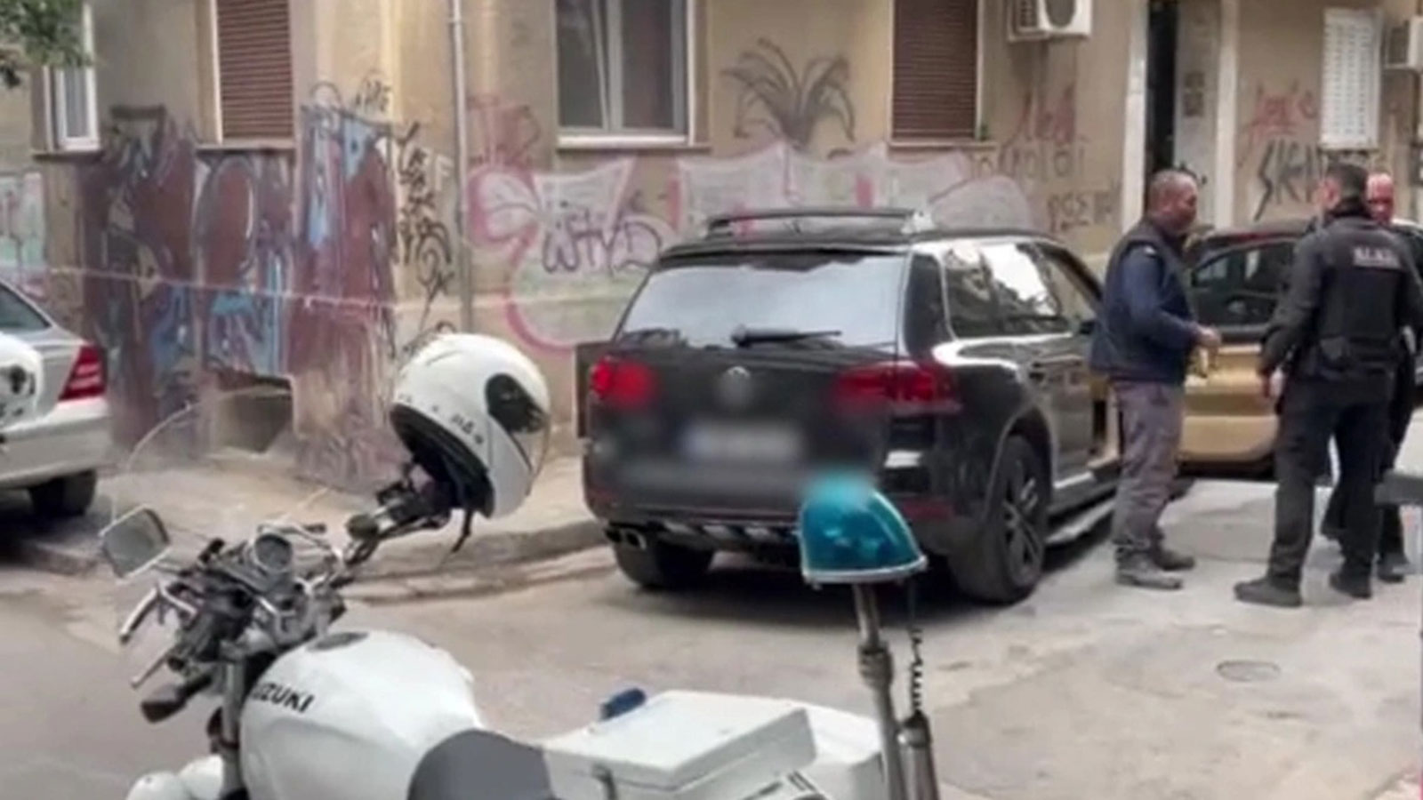 Κυψέλη: Χάος από μεθυσμένο οδηγό που έπεσε σε δεκάδες σταθμευμένα ΙΧ