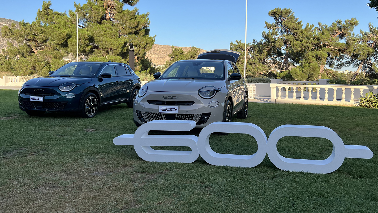 Πρεμιέρα στην Ελλάδα για το Fiat 600 στον φιλόξενο χώρο του Golf Prive της Γλυφάδας.