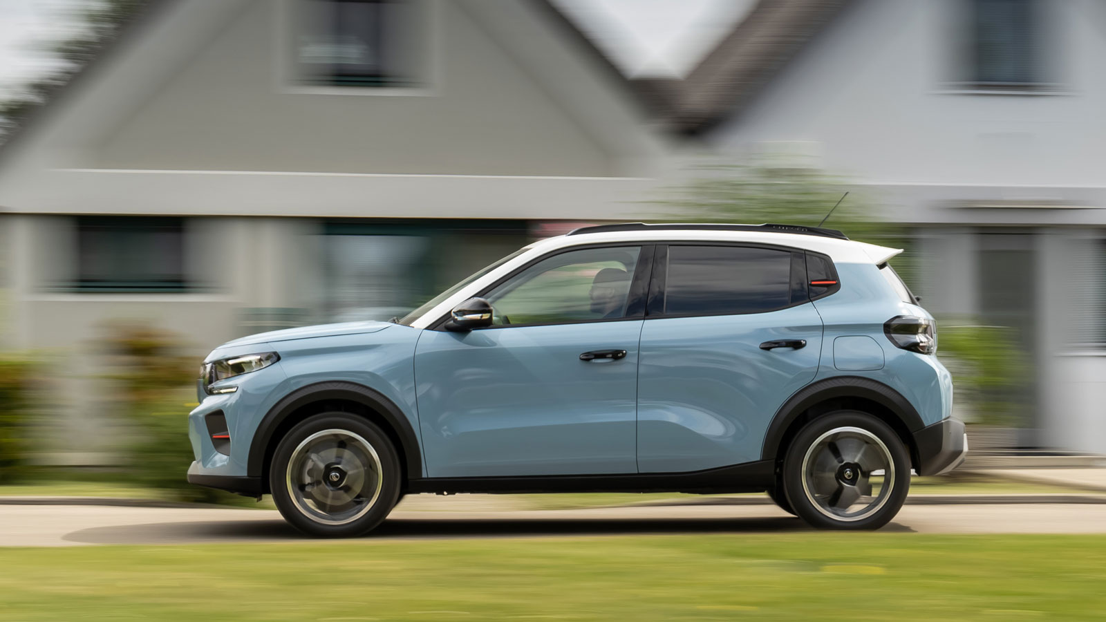 Βασισμένο στην νέα πλατφόρμα «Smart Car» του Ομίλου Stellantis το νέο Citroen e-C3 έχει θεωρητική αυτονομία 320 χλμ., ενώ σε μεταγενέστερο χρόνο θα ακ
