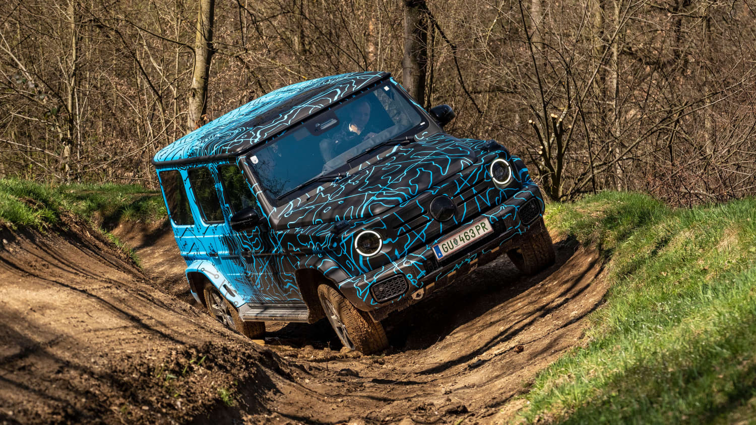 Η Mercedes αναφέρει πως η δυνατότητα «G-Turn» (στροφή G), πλήρους περιστροφής 360 μοιρών, θα γίνεται ανεξαρτήτως επιφάνειας, ακόμα και στο χιόνι ή την