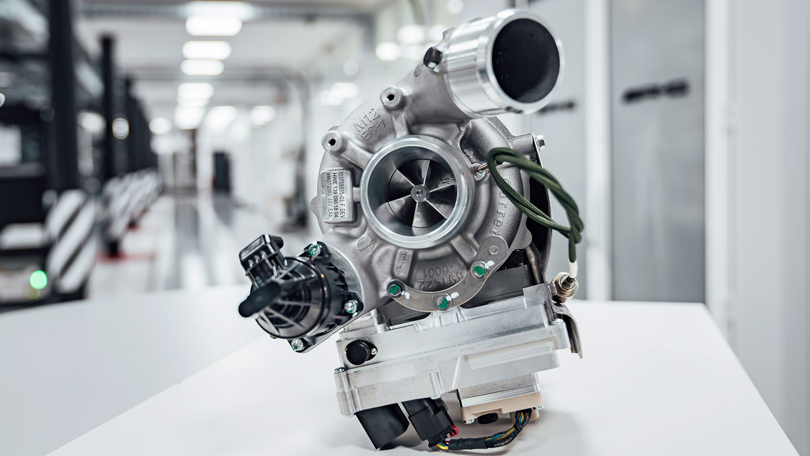 To Renault Kadjar αρχικά θα είναι διαθέσιμο με έναν κινητήρα βενζίνης (1,2 TCe 130) και δύο diesel (1,5 dCi 110 και 1,6 dCi 130).