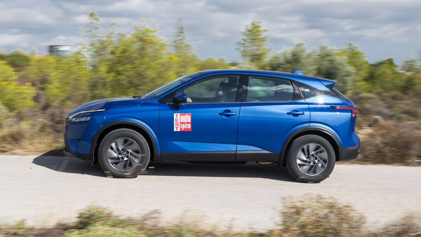 Το 12-βολτο mild hybrid φάνηκε περισσότερο αποδοτικό στο Nissan Qashqai και σε χαμηλές ταχύτητες κίνησης, όπως εκείνες που έχουμε στο μεγαλύτερο διάστ