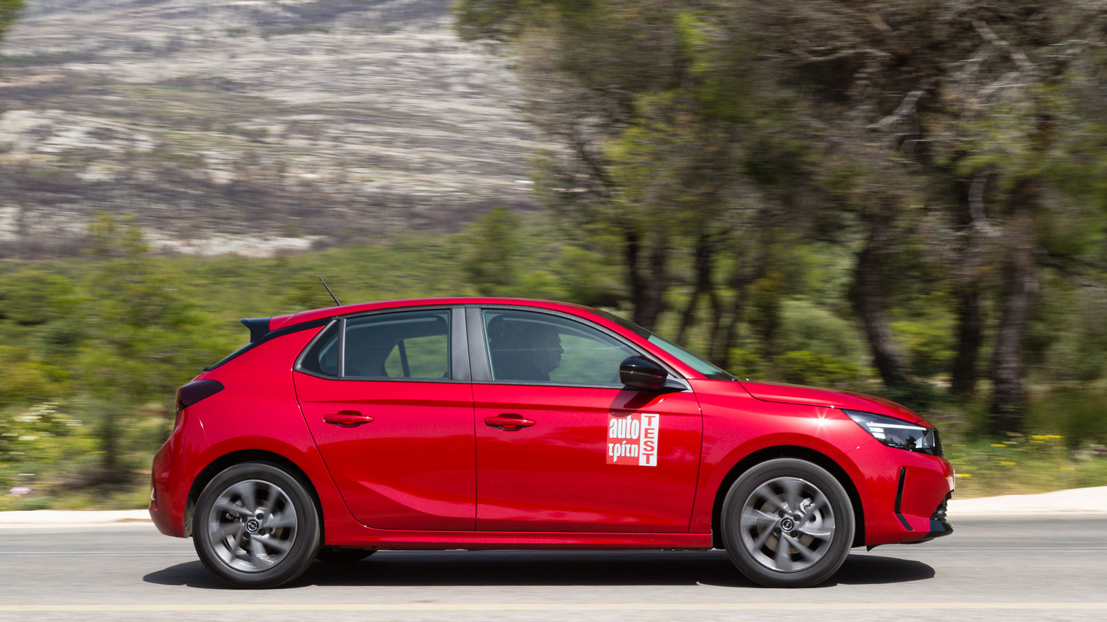 Το Opel Corsa Hybrid των 100 ίππων είναι το καλύτερο σε αξιολόγηση στην κατηγορία του, ανάμεσα σε 22 mild hybrid και «σκέτα» βενζινοκίνητα μικρά αυτοκ