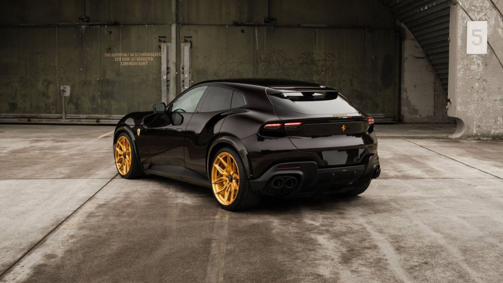 Η επιβλητική εμφάνιση της Ferrari Purosagnue