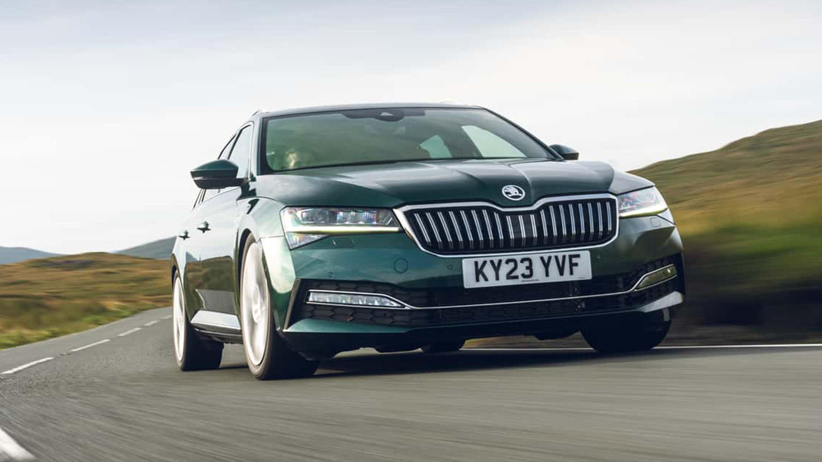 Superb γίνεται το απόλυτο «sleeper» με τη βοήθεια της Skoda