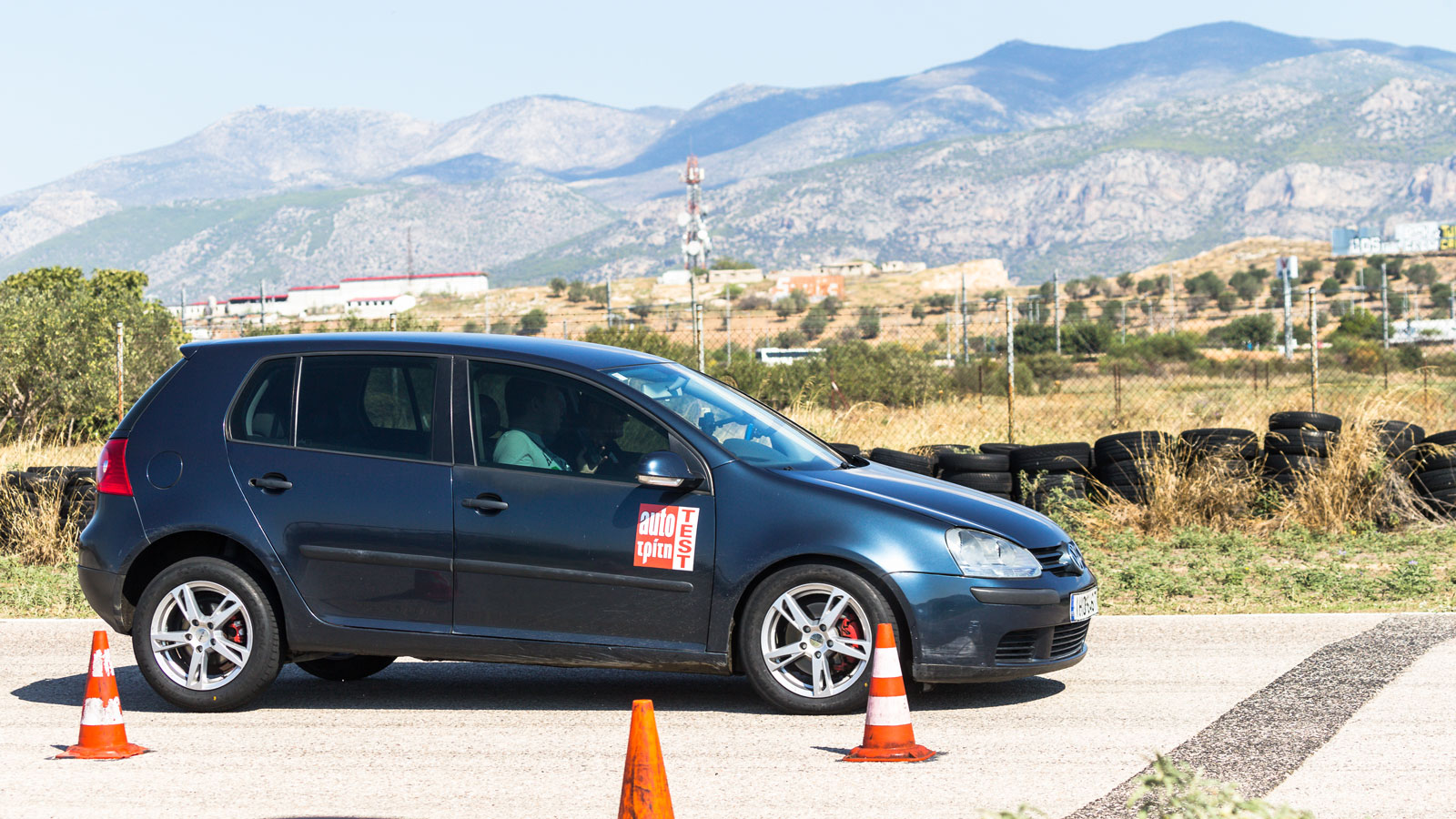 Falken Ziex ZE320 και Pirelli Cinturato P7C2 χρειάστηκαν 35,6 μέτρα για να ακινητοποιήσουν το αυτοκίνητο αναφοράς, απόσταση που είναι στο Top3 της κατ