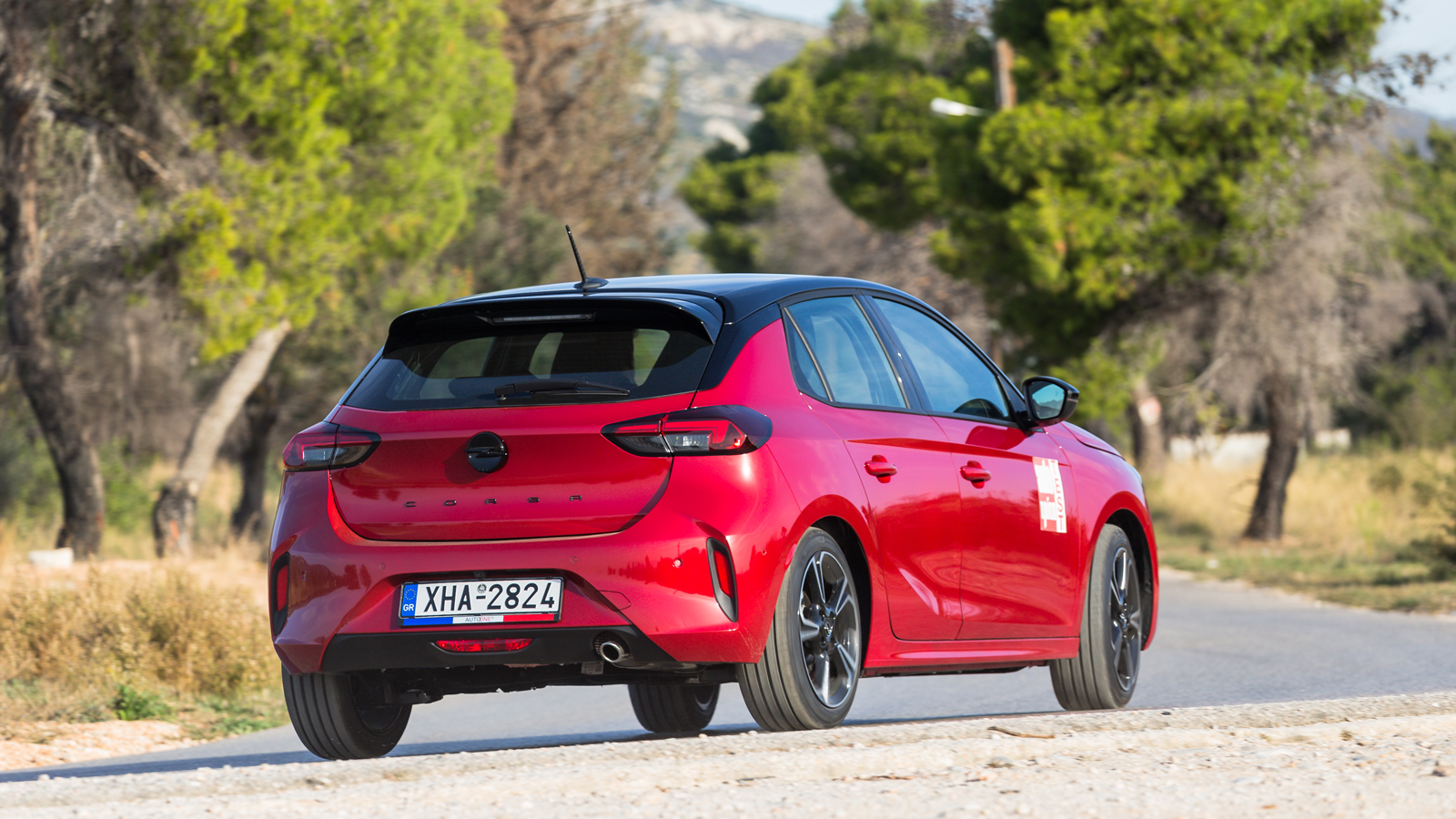 Οι καλύτερες επιδόσεις του Corsa σε πείθουν να διεκδικήσεις το κάτι παραπάνω και σε τέτοιες περιστάσεις το αυτοκίνητο έχει προβλέψιμη συμπεριφορά, καλ