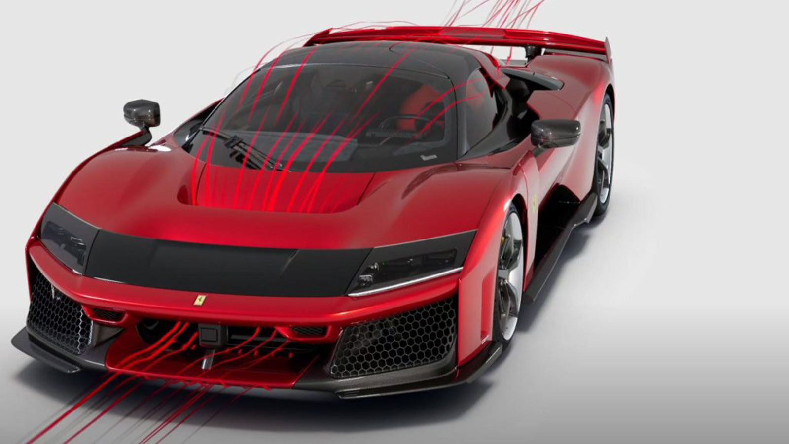 Η Ferrari F80 διαθέτει εντελώς ανεξάρτητη ανάρτηση που ενεργοποιείται από τέσσερις ηλεκτροκινητήρες 48V (όπως η Purosangue), διάταξη με διπλά ψαλίδια,