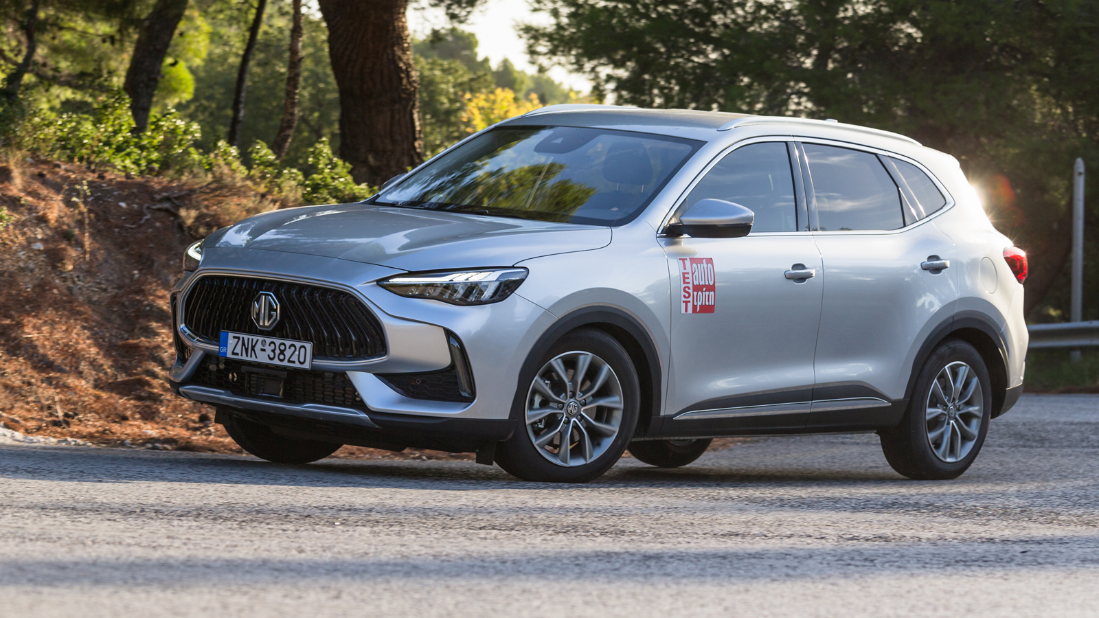 Με 4,6 μέτρα μήκος το HS ήρθε για να παίξει μπάλα στην κατηγορία του Nissan Qashqai. Αρχικά, παρουσιάστηκε το 2018 και σήμερα στη χώρα μας δοκιμάζουμε