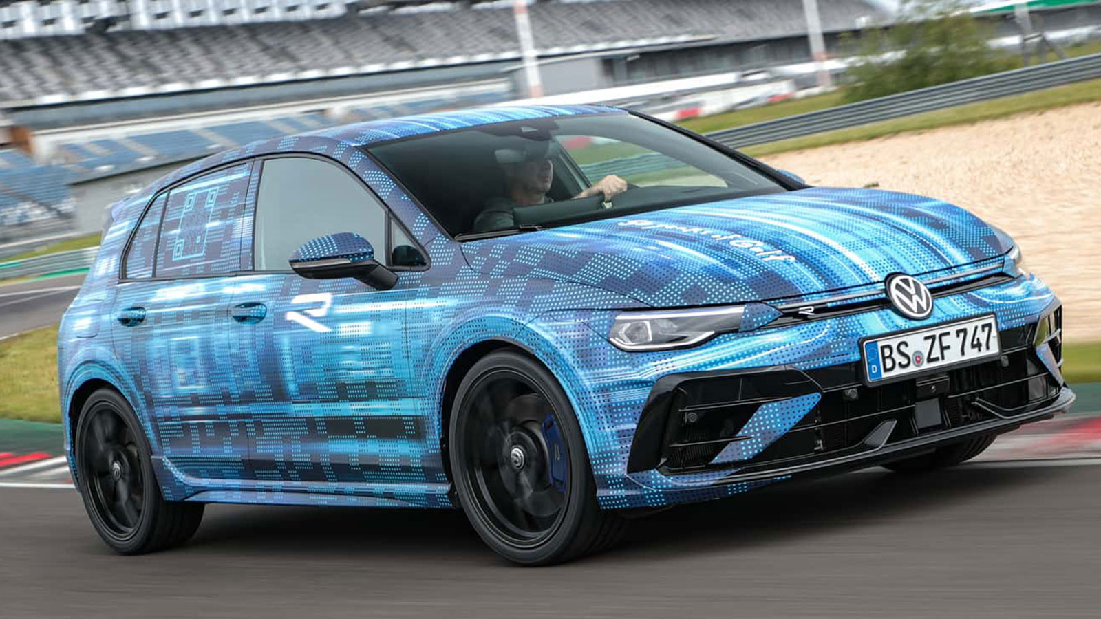 Το ανανεωμένο VW Golf R θα έρθει με 333 άλογα 