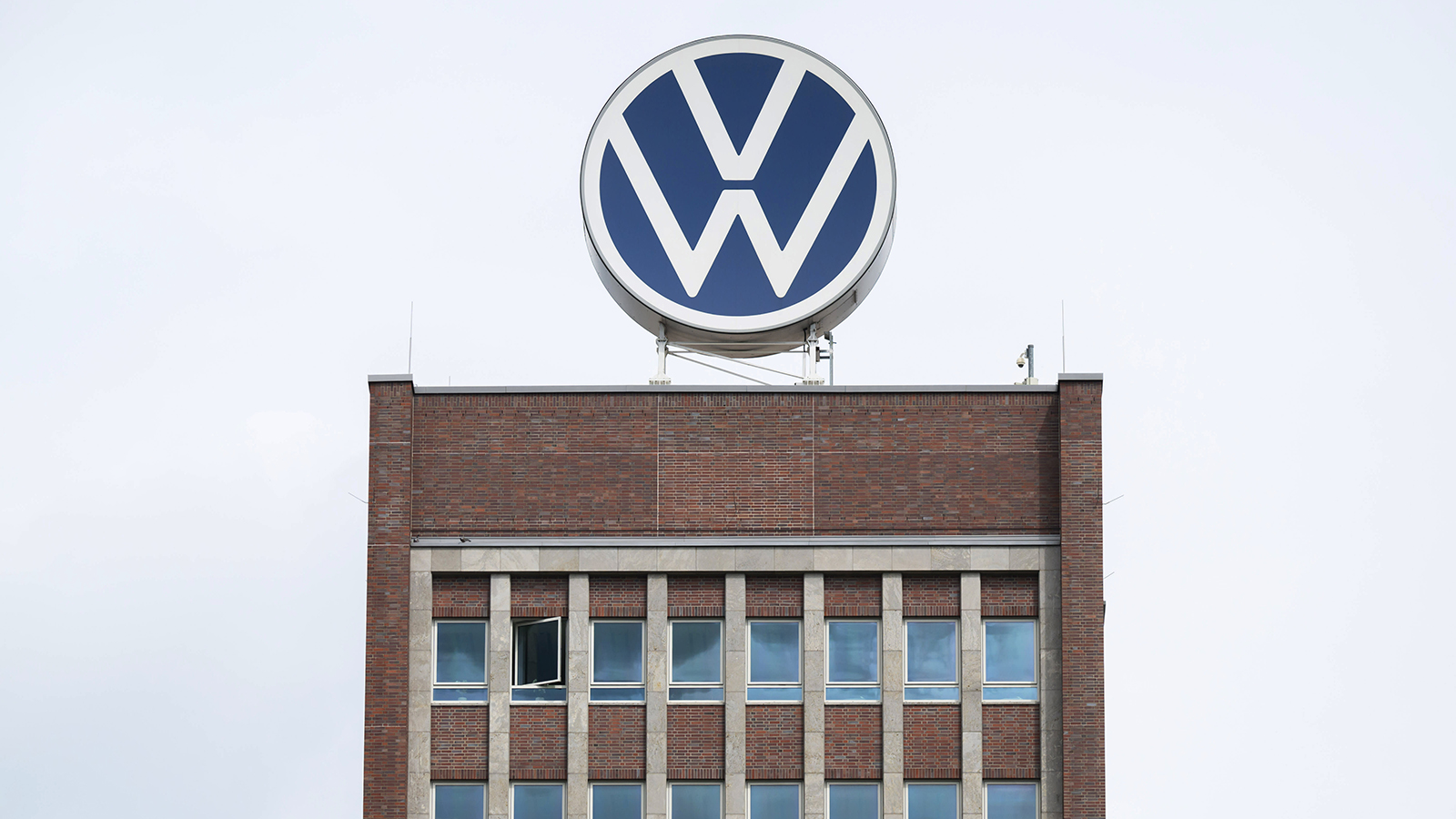 Οικονομικός Διευθυντής VW: «Έχουμε 1-2 χρόνια να αλλάξουμε τα πράγματα»