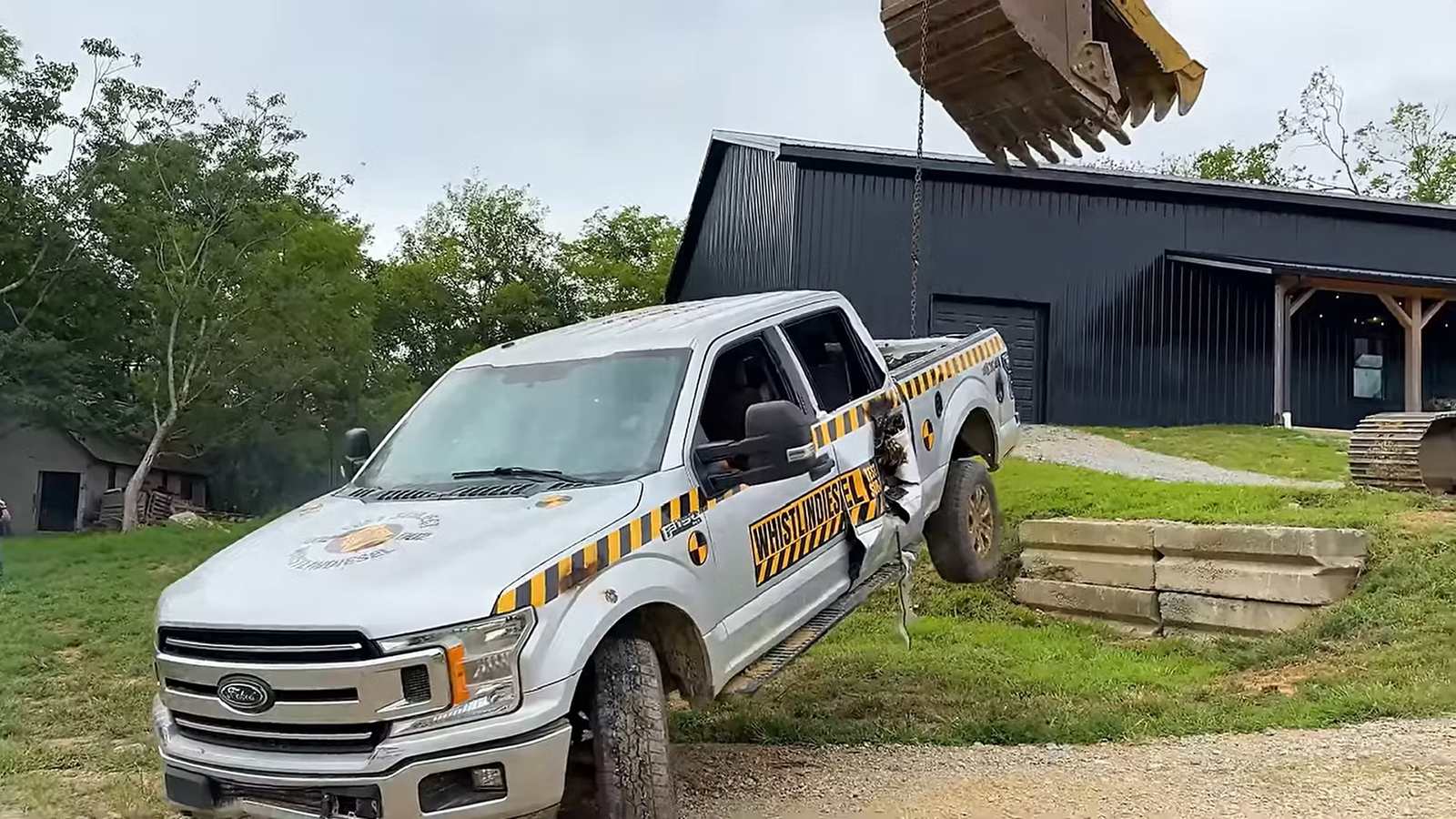 Ford F-150: Πιο «σκληρόπετσο» από το Tesla Cybertruck σε τεστ αντοχής (+vid)