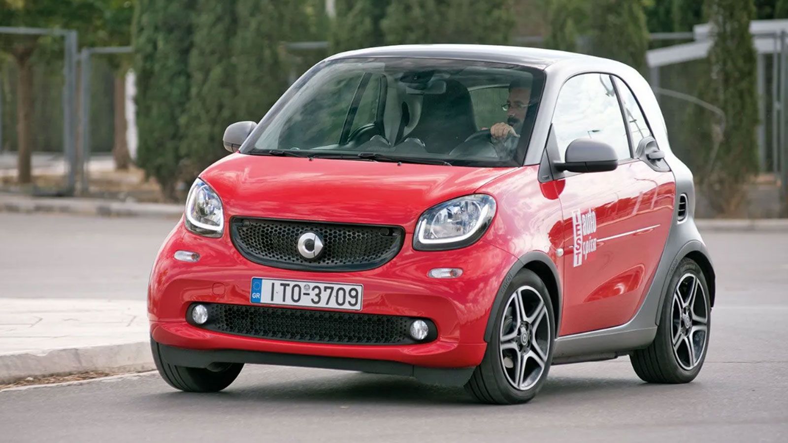 Το smart fortwo από εμπρός, γωνία εν κινήσει