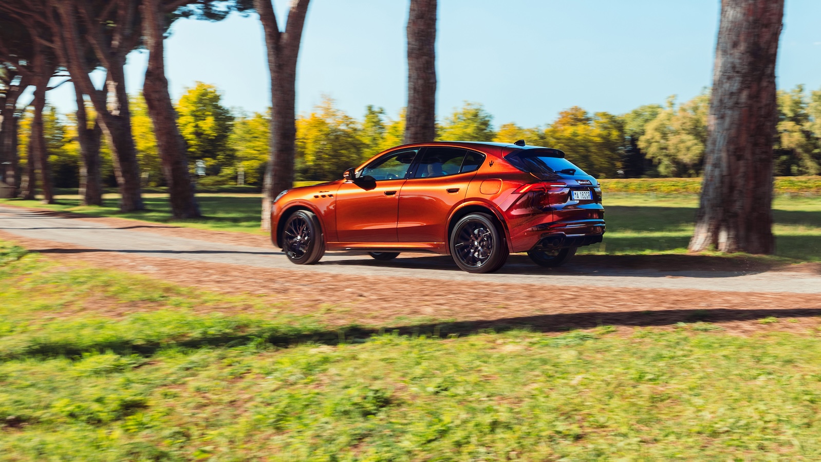 Maserati Grecale Tributo Il Bruciato: Όταν η ιταλική πολυτέλεια συναντά την τέχνη του κρασιού