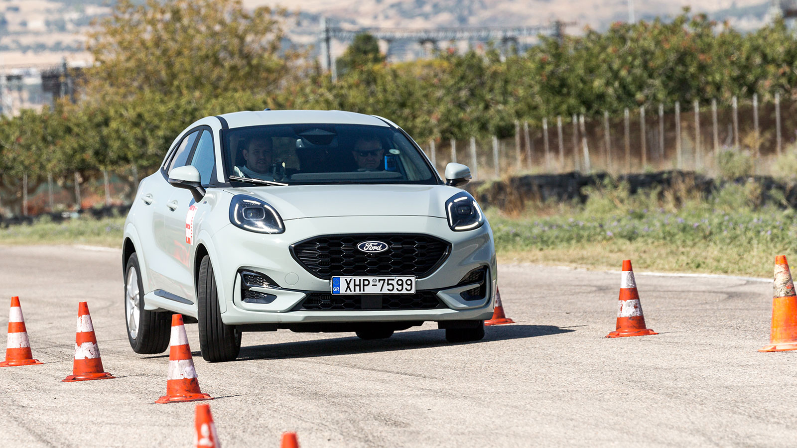 Δοκιμάζουμε τρία διαφορετικά Ford Puma στο elk test 
