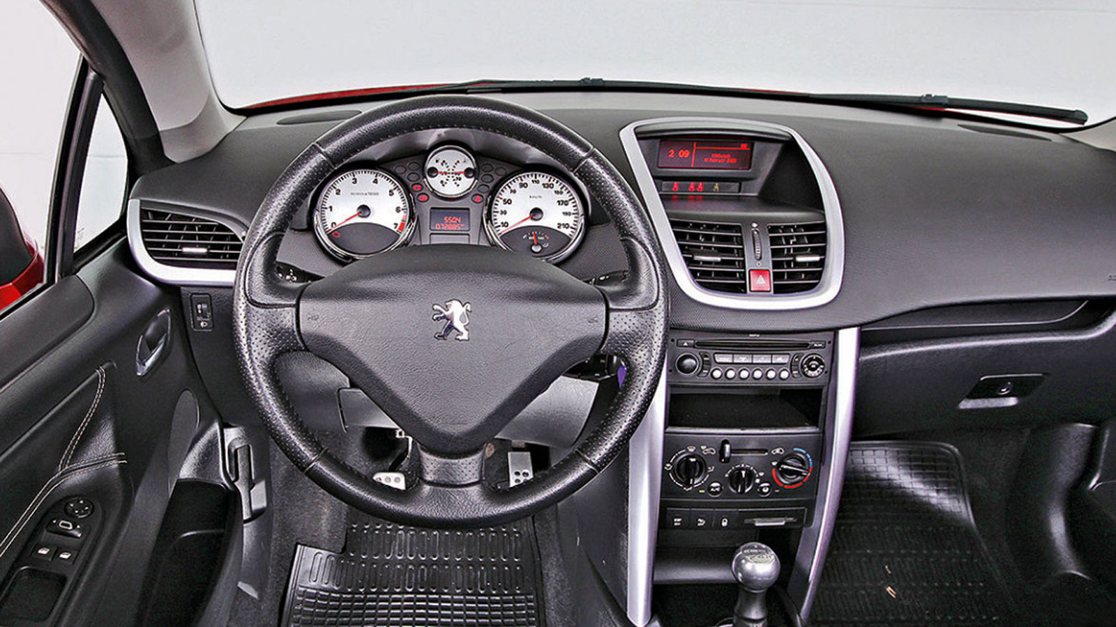 Συγκριτικό μεταχειρισμένων: Peugeot 207 VS VW Polo MK5