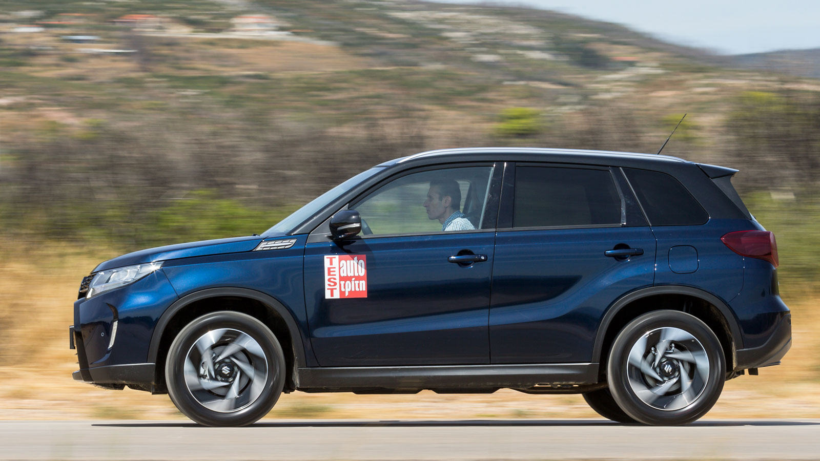 Το σύστημα του ήπια υβριδικού Suzuki Vitara χρησιμοποιεί ενσωματωμένη μίζα/εναλλάκτη, με τον ηλεκτροκινητήρα των 17 ίππων να συμβάλλει στον περιορισμό