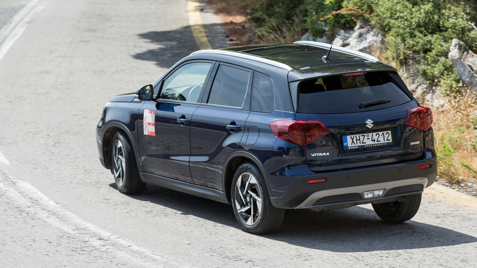 Η ποιότητα κύλισης του Suzuki Vitara είναι καλή, η αποσβένει εύκολα τις πιο πολλές από τις ανωμαλίες των δρόμων, με τη μόνη ουσιαστική ένσταση να αφορ