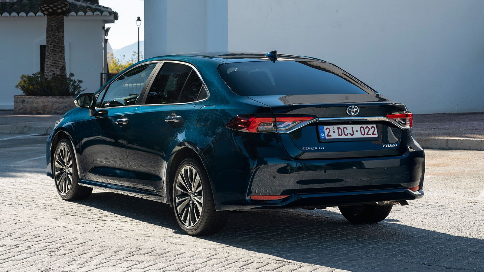 Πίσω φωτογραφία του Toyota Corolla Sedan.
