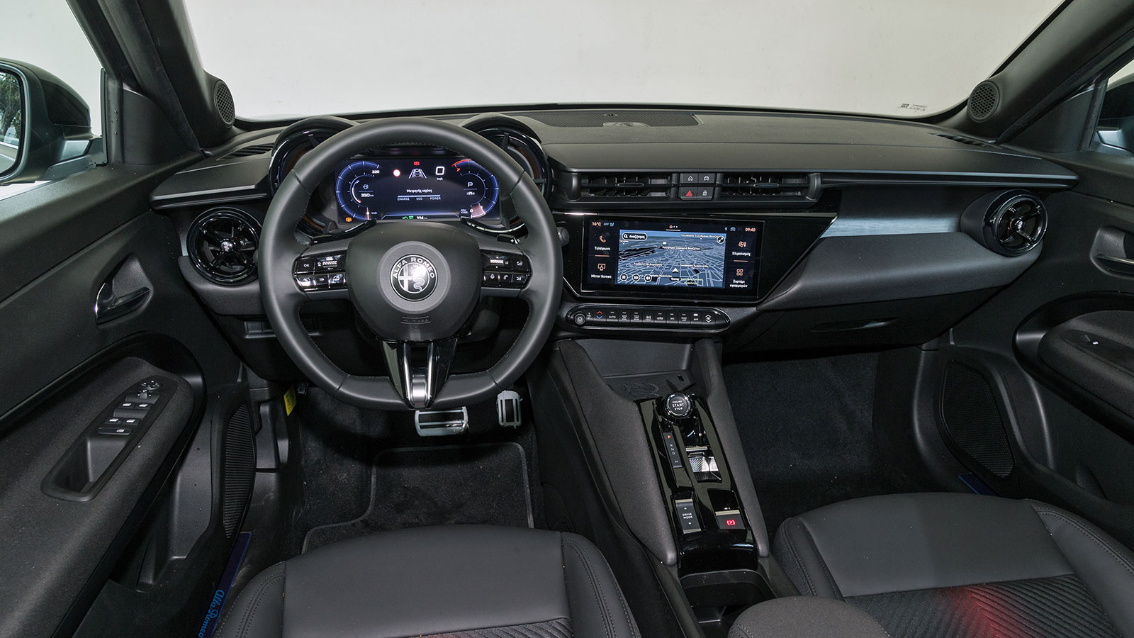 Η Junior αποτελεί ένα νεανικού χαρακτήρα premium SUV πόλης το οποίο μπορεί να φέρει νέους αγοραστές στην Alfa Romeo με την σπορ ταυτότητά της, το μονα