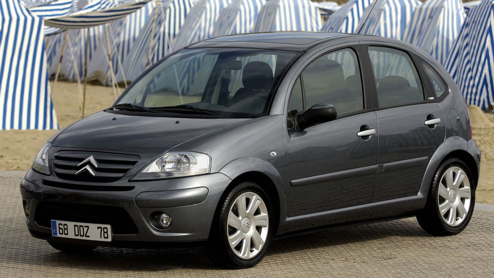 Το Citroen C3 από εμπρός, αριστερή γωνία