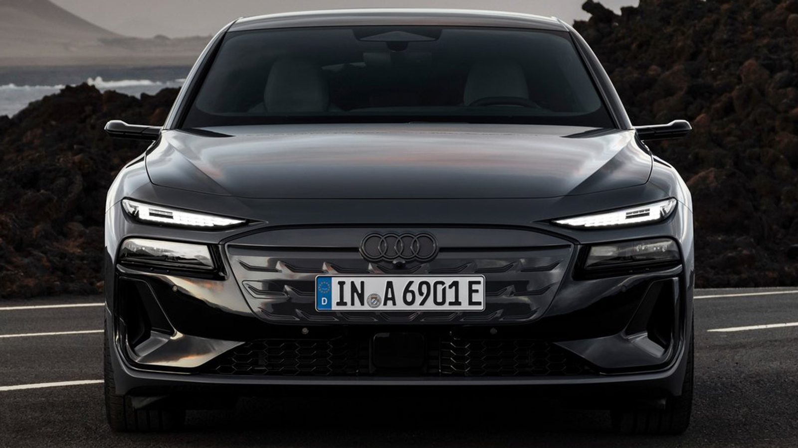 Η Audi ακύρωσε το «καυτό» ηλεκτρικό RS6