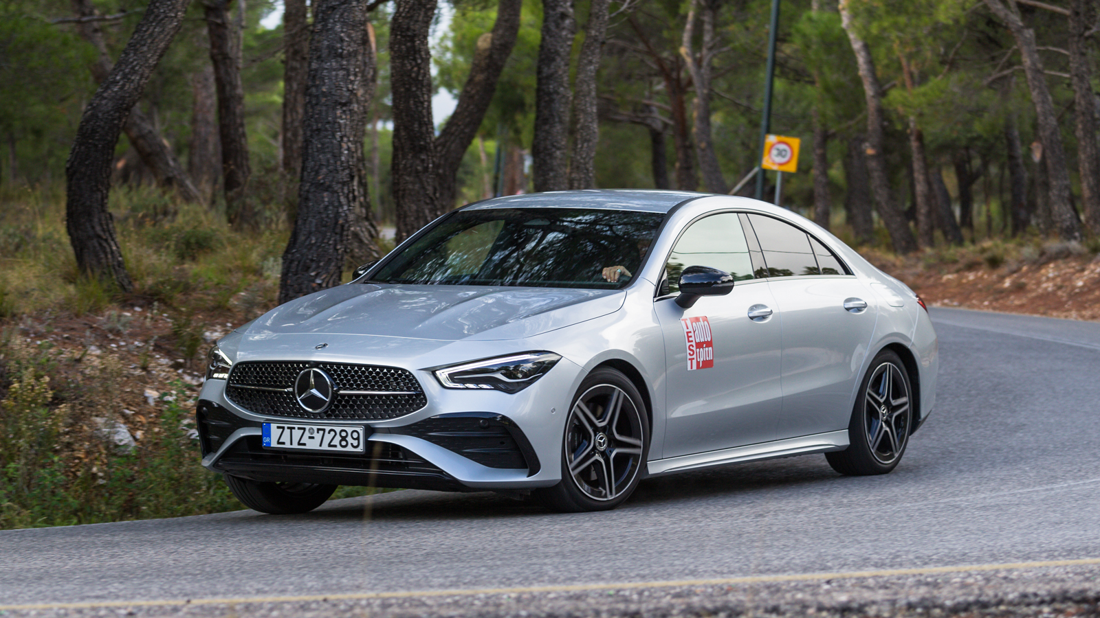 Δοκιμή: Mercedes CLA 250 e | Plug-in «κουρσάρα» με 218 άλογα