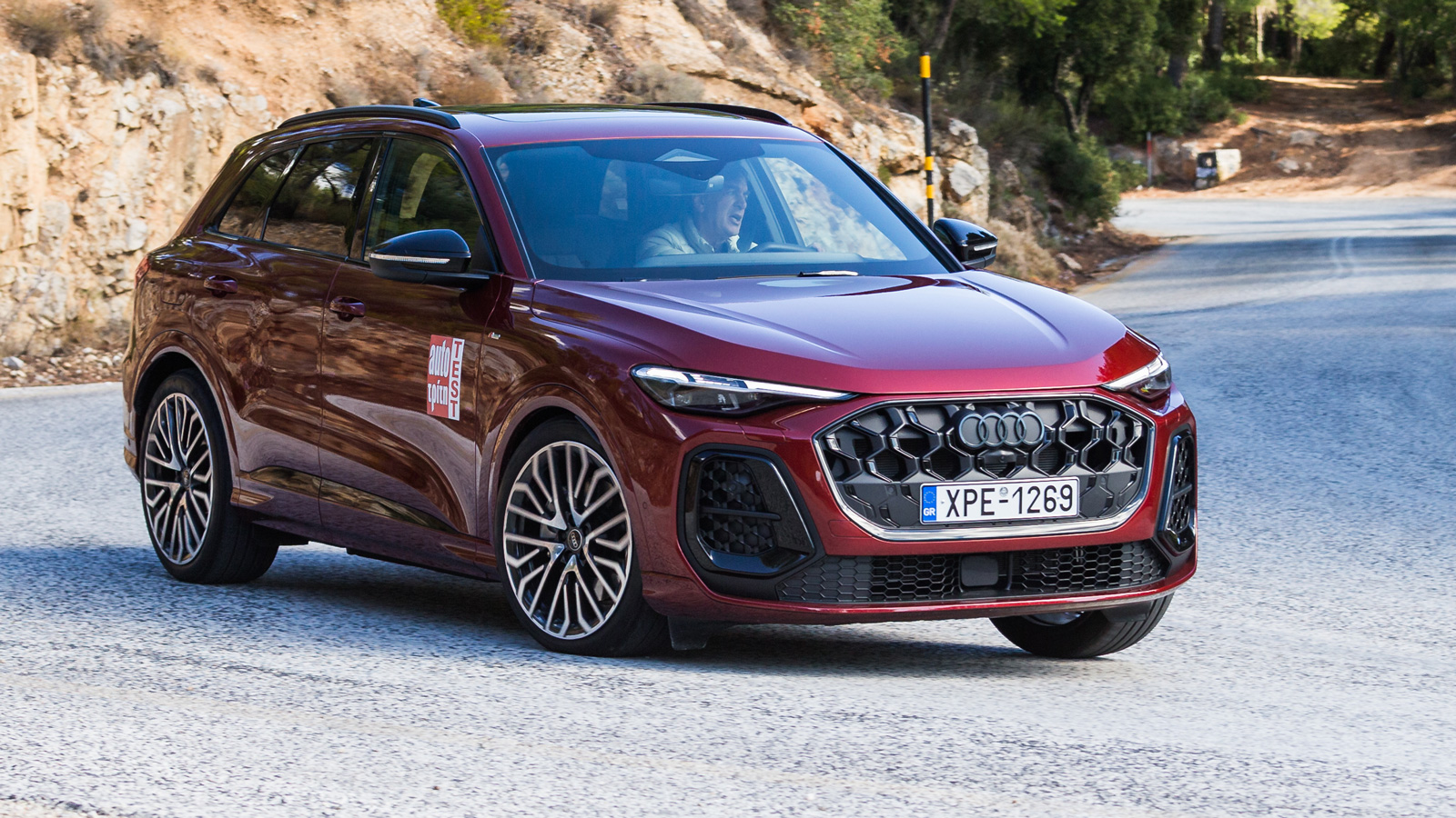 Η συμπεριφορά του νέου Q5 είναι... εκνευριστικά ουδέτερη, με την βασανιστική πλευρική και ελκτική πρόσφυση να συνδυάζεται με ελάχιστη κλίση για κορυφα