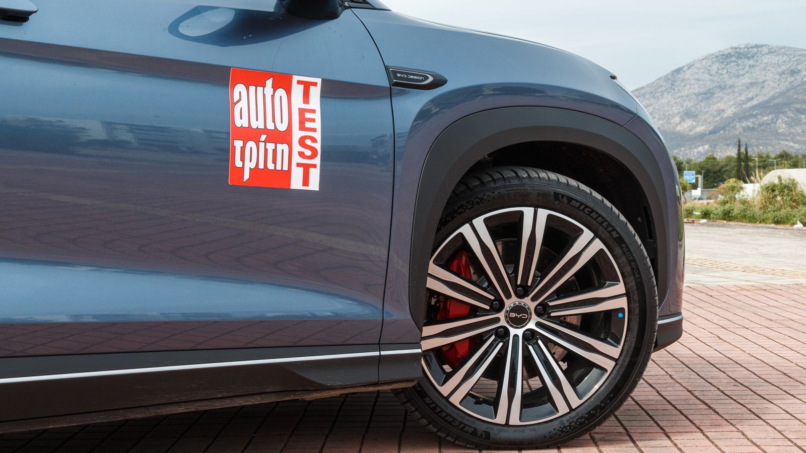 Tο ΒΥD Sealion 7 έχει ελκυστικό design και μια «ρέουσα» σχεδίαση, που ξεχωρίζει. Στάνταρ οι τροχοί των 20 ιντσών στην κορυφαία έκδοση.