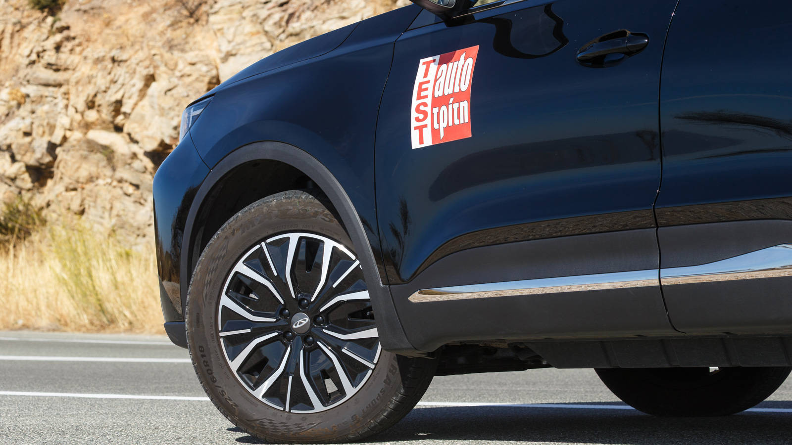 Στάνταρ οι ζάντες αλουμινίου 18 ιντσών,