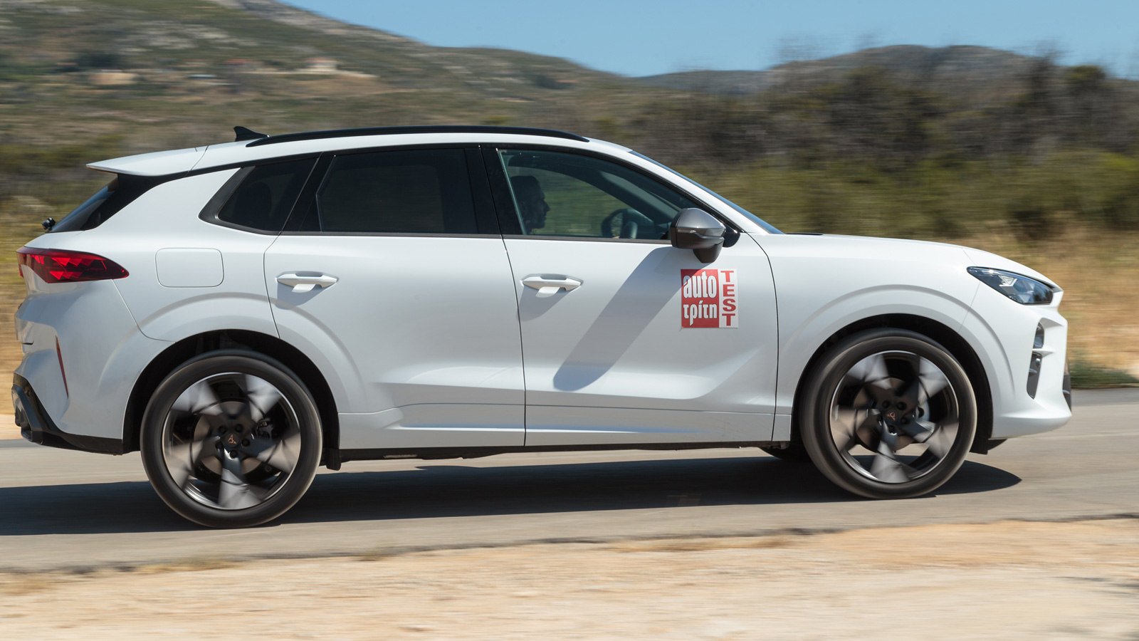 Ξεχωρίζει σχεδιαστικά από όπου και να το κοιτάξεις. Το Terramar είναι ένα ακόμα αιχμηρό SUV της CUPRA. 