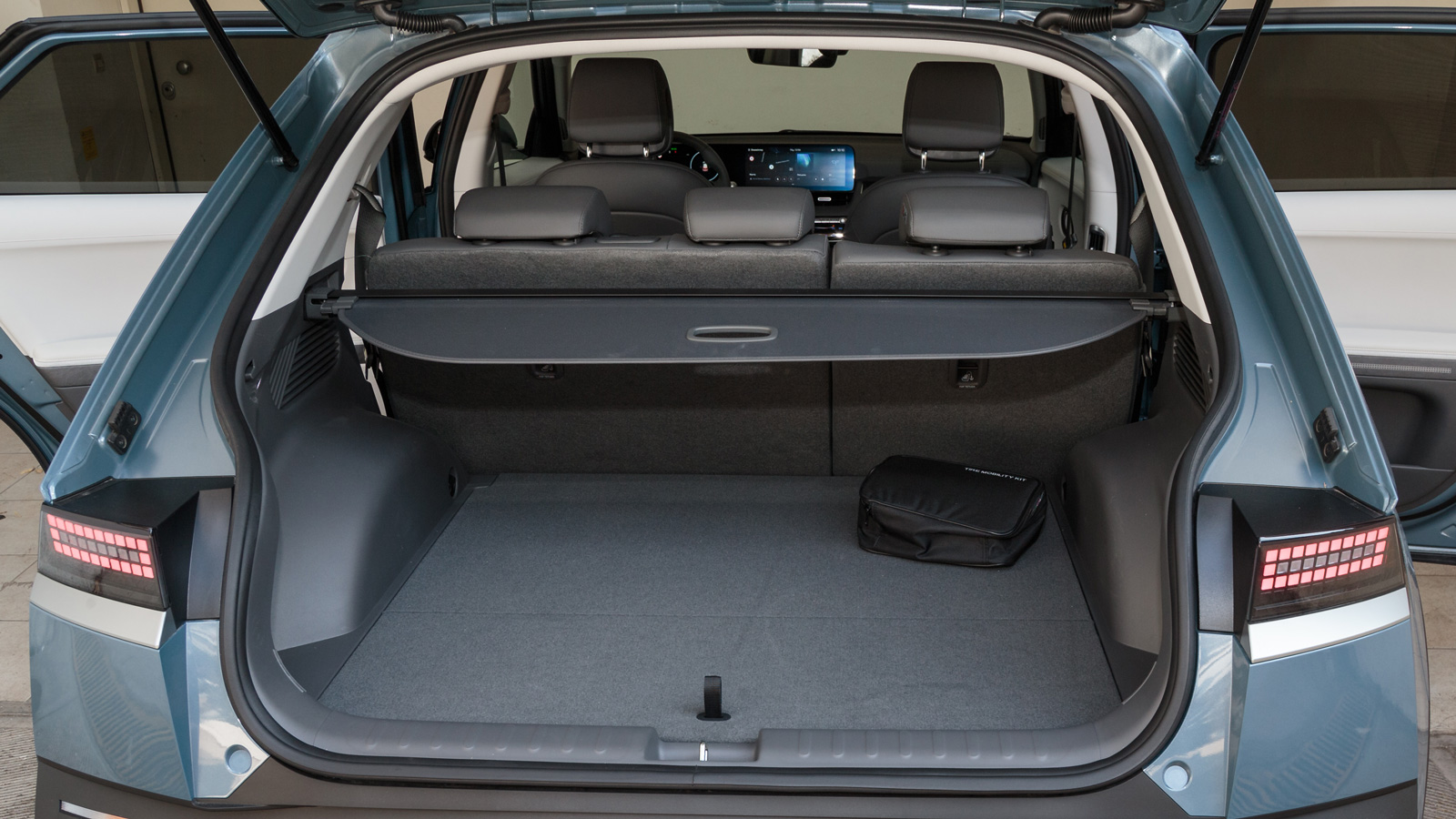 Χωροταξικά δεν έχει αλλάξει κάτι με το επίπεδο πάτωμα και το τεράστιο μεταξόνιο των 3.000 χλστ. να εξασφαλίζουν αρχοντικούς χώρους για επιβάτες και έν