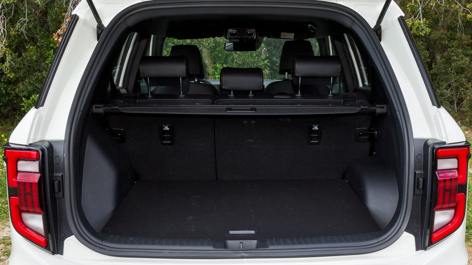 Το πορτ-μπαγκάζ του βενζινοκίνητου Torres.