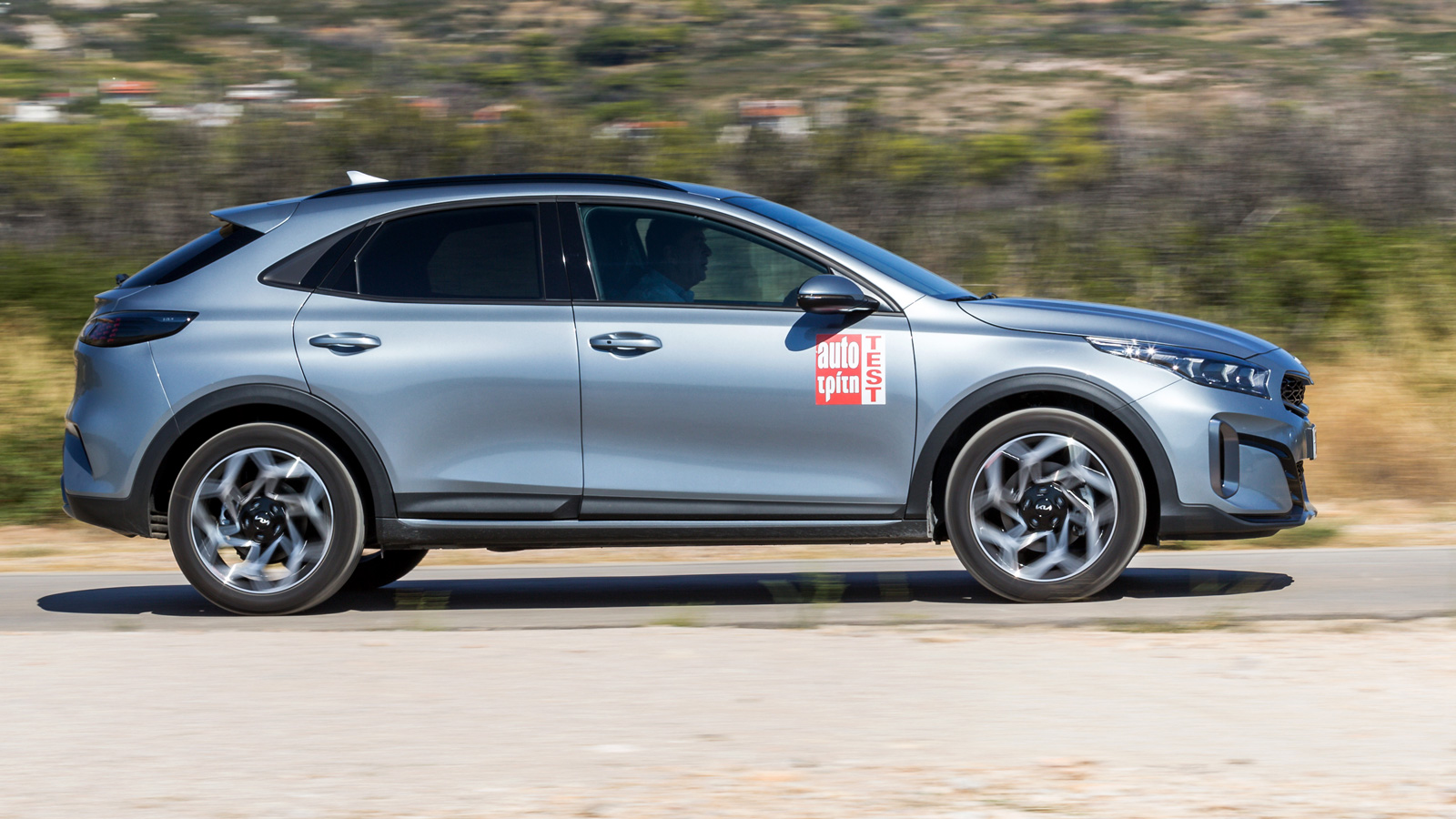 Η ρύθμιση της έκδοσης GT Line είναι σφιχτή όσον αφορά στα ελατήρια και αντιδρά πιο νευρικά από όσο ίσως περιμένεις, στις κακοτεχνίες.