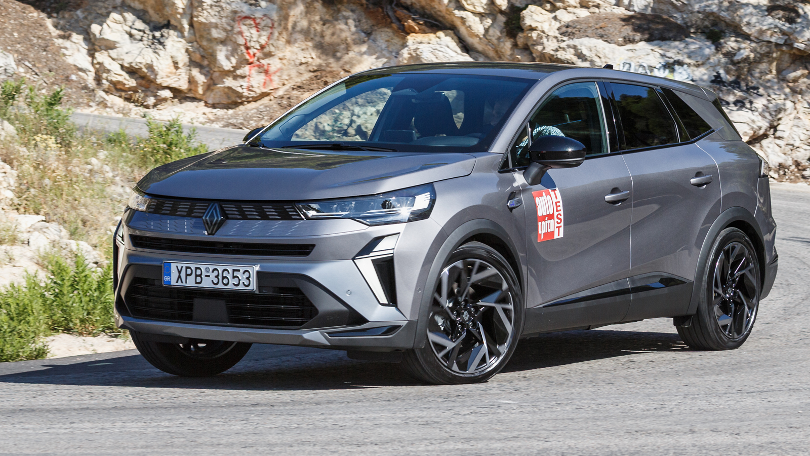 «Κουβαλώντας» περισσότερα χλμ./ώρα από όσα πρέπει μέσα στη στροφή και σε συνδυασμό με «πράσινη» γόμα των ελαστικών, η υποστροφή θα έρθει σχετικά νωρίς