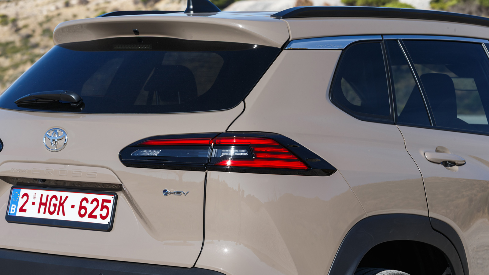 Τα ανασχεδιασμένο πίσω φώτα έχουν «πτερύγια» προς όφελος της αεροδυναμικής.