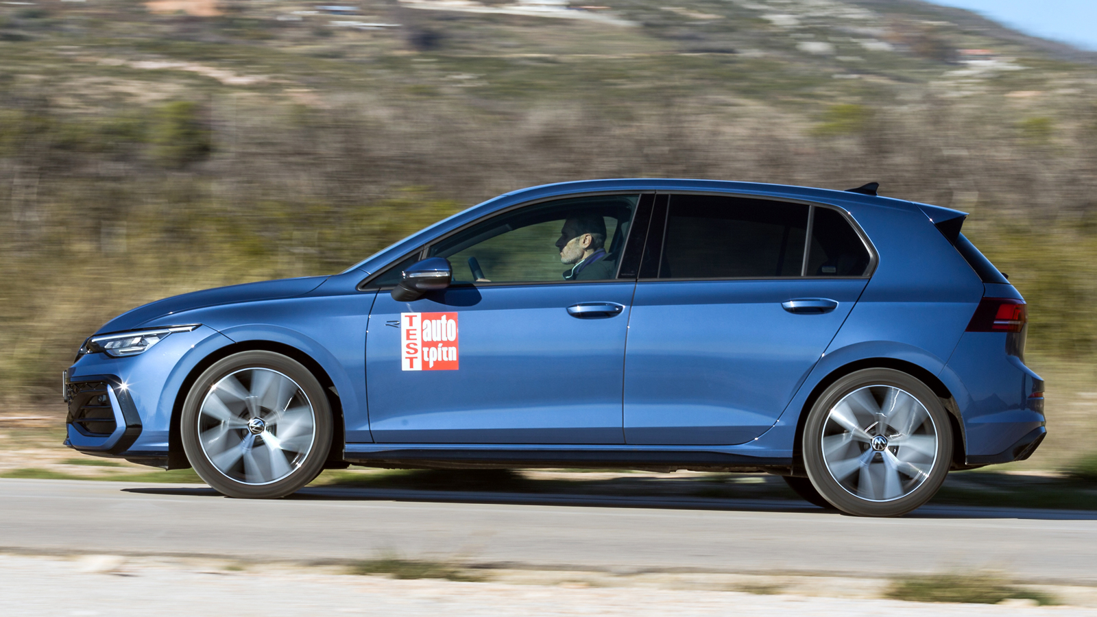 Το ήπια υβριδικό σύνολο των 150 ίππων είναι σπιρτόζο, το ίδιο και το κιβώτιο ειδικά στη Sport λειτουργία. Λόγω των στάνταρ τροχών των 18 ιντσών όμως ο