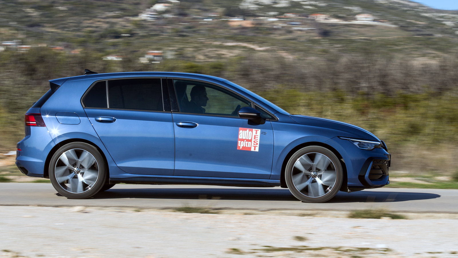 Η έκδοση R-Line δεν έχει χάσει σχεδόν τίποτα από την αρμονική ισορροπία που προσφέρει το Golf με τα 150 άλογα ανάμεσα στην ποιότητα κύλισης και στην α