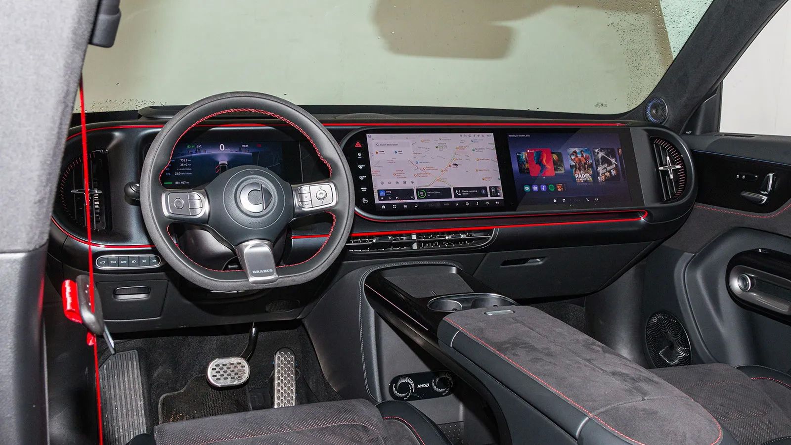 Στο εσωτερικό παντού υπάρχουν ωραία σε υφή πλαστικά (ακόμα και τα σκληρά που υπάρχουν στα χαμηλά μέρη) τα οποία έχουν και εξαιρετική συναρμογή.