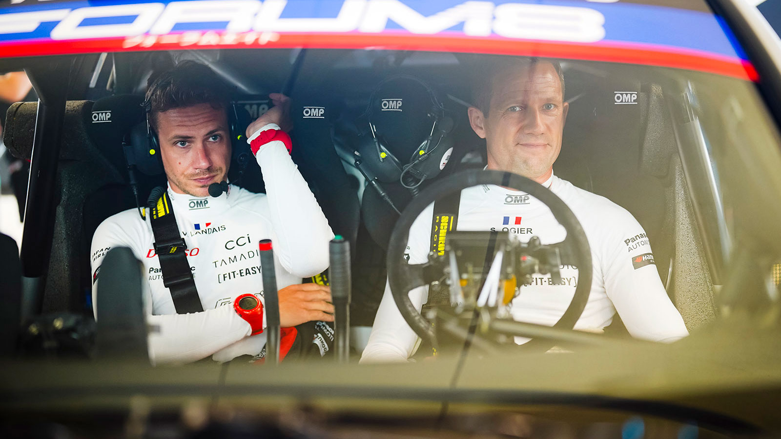 Υπερειδική ΕΚΟ Ράλλυ Ακρόπολις 2025 - Ισόπαλοι Ogier και Tanak στο ξεκίνημα