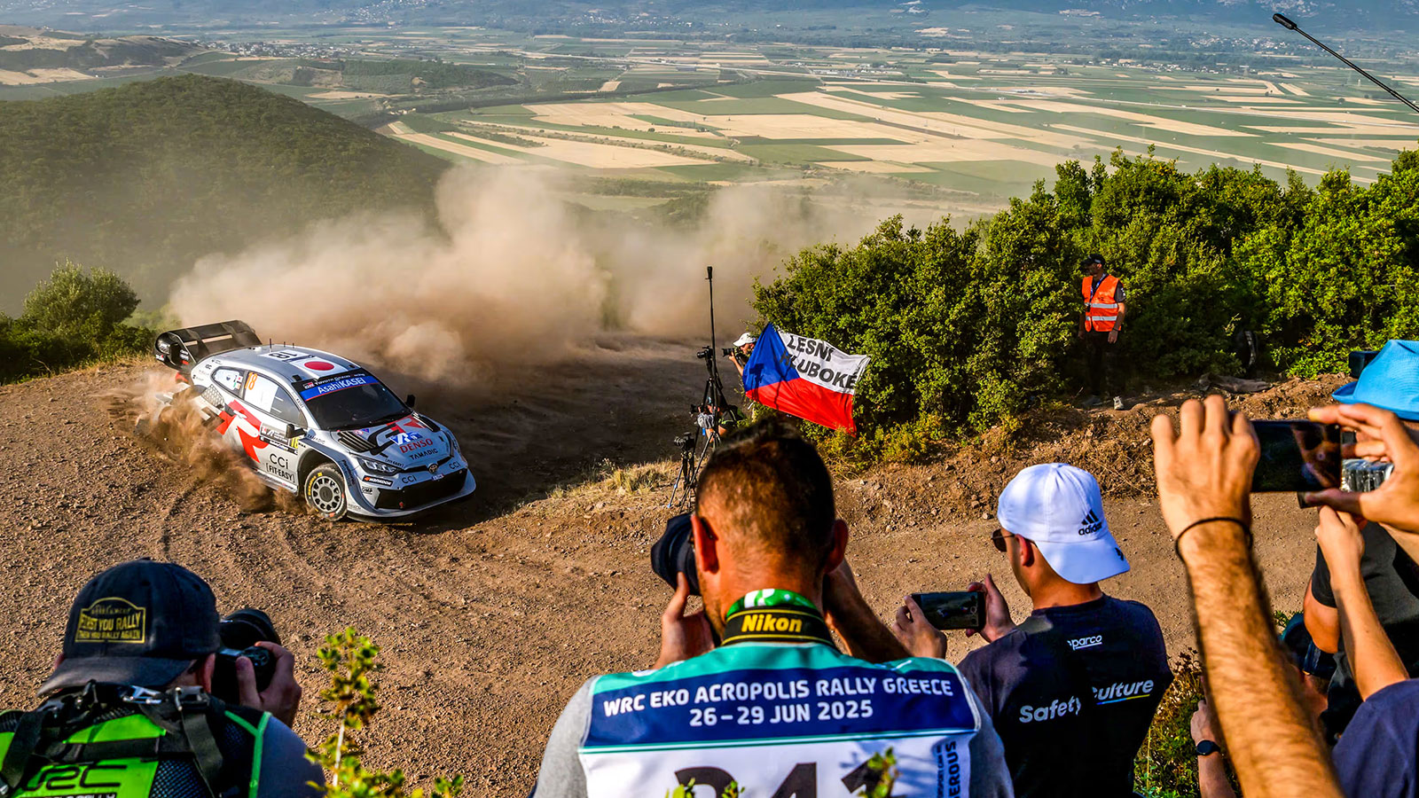 ΕΚΟ Ράλλυ Ακρόπολις 2025: Ισόπαλοι Neuville και Katsuta στο shakedown