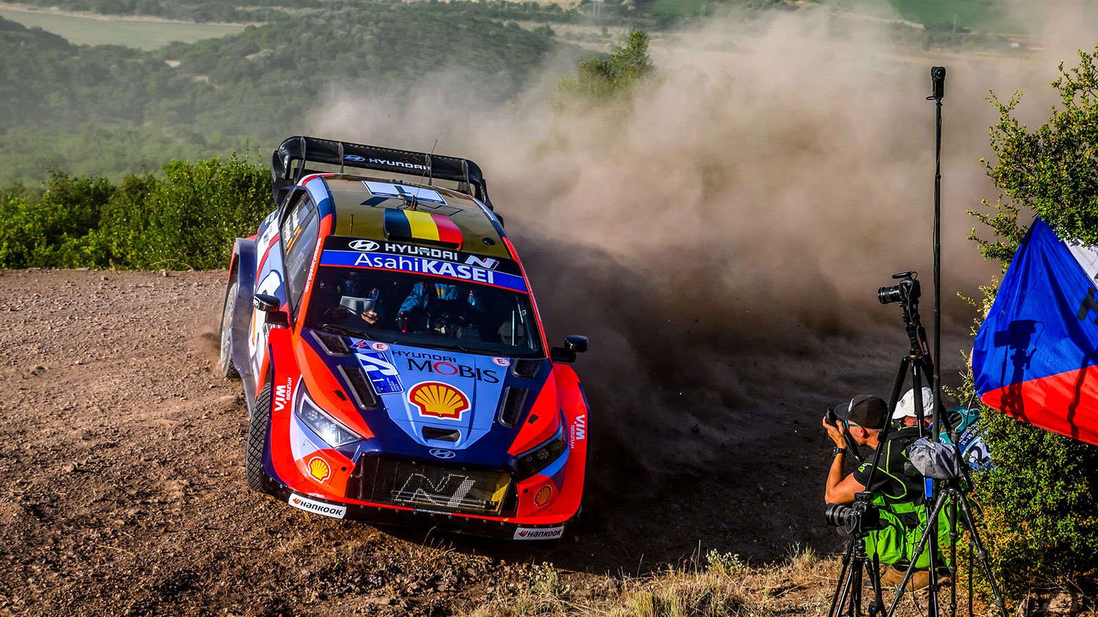 ΕΚΟ Ράλλυ Ακρόπολις 2025: Ισόπαλοι Neuville και Katsuta στο shakedown