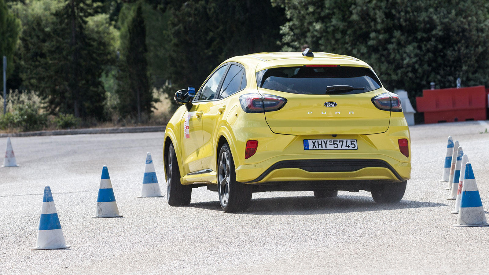 Σταθερό, απόλυτα ελεγχόμενο και αποτελεσματικό είναι το Puma και στην ηλεκτρική του έκδοση Gen-E, στηριζόμενο στο πολύ καλό του στήσιμο, το χαμηλό του