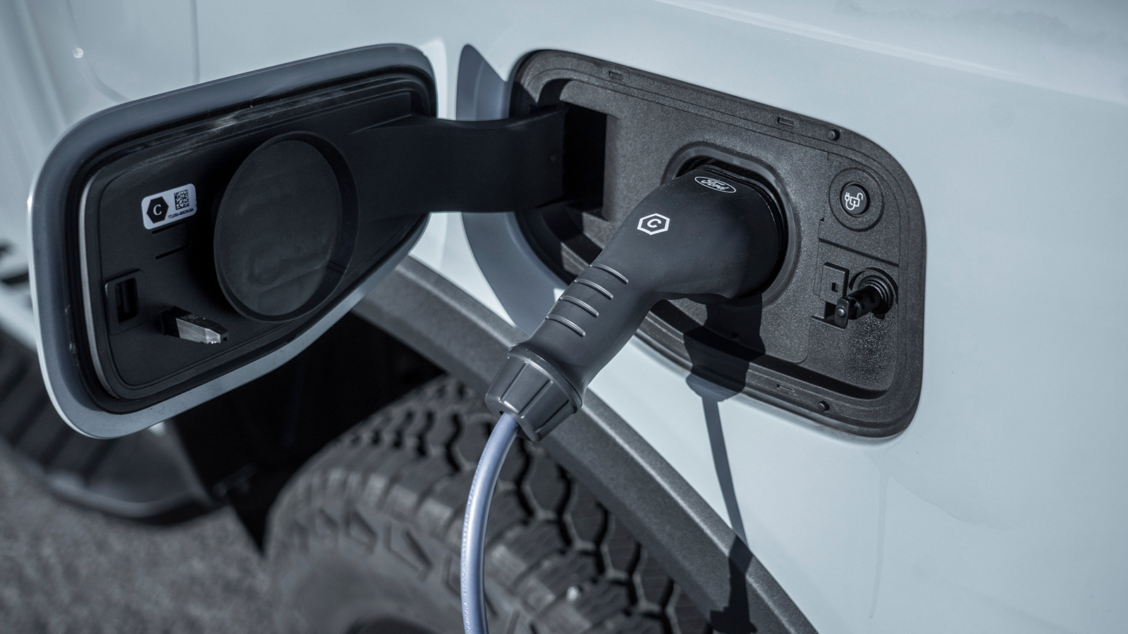 Ξεκίνησαν οι παραδόσεις του Plug-in υβριδικού Ford Ranger