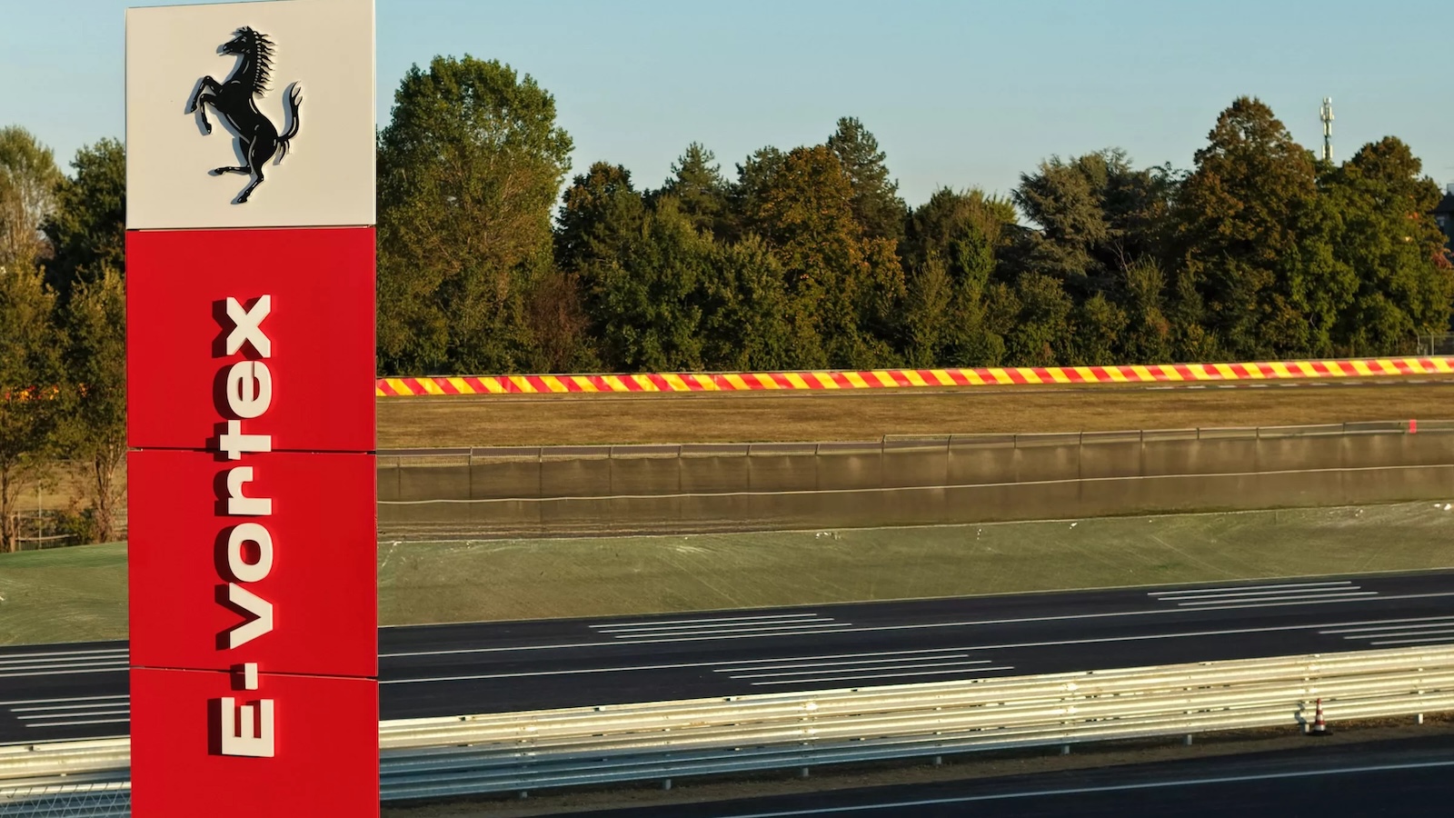 Η πίστα ονομάζεται E-Vortex και κατασκευάστηκε σε έκταση 37.350 τ.μ., ακριβώς απέναντι από το εργοστάσιο της Ferrari. Με μήκος 1,89 χλμ.