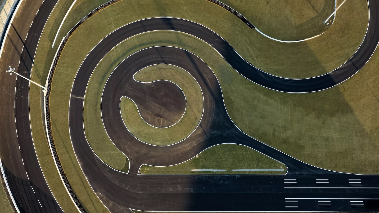 Η Ferrari αλλάζει πίστα: Η E-Vortex βάζει τέλος στο αγαπημένο θέαμα του Maranello