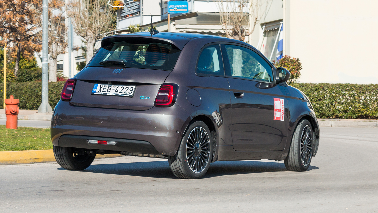 Fiat 500e: Το πιο πολυτελές μίνι της αγοράς